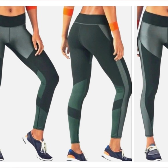 New 3 Fabletics legging bundle - Picture 4 of 13